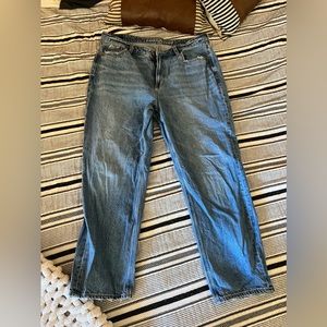 EUC AE High Rise Mom Jean